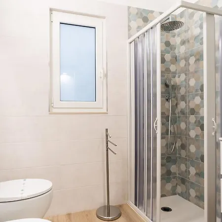 The Queen In By Wonderful Italy Bari